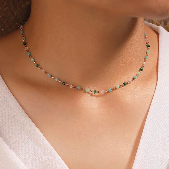 Jewelry - 💜10/$25💜NEW Green Beads Delicate Choker